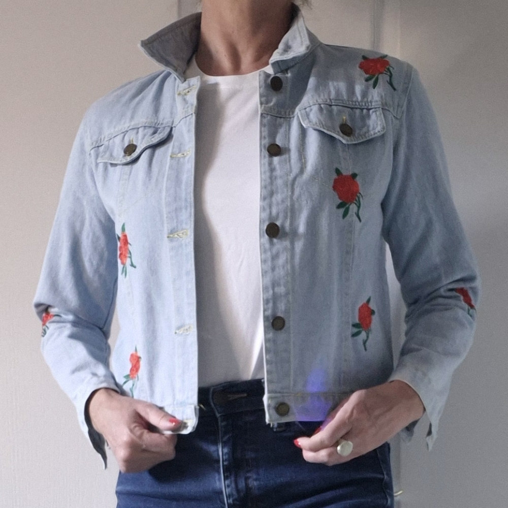 Embroidered Rose Denim Jacket | Vintage Light Wash | Size M (Fits S)